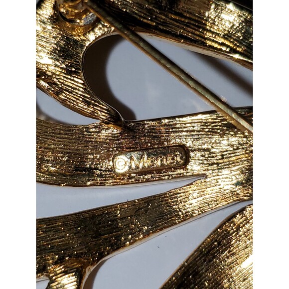 A Lot of Two Monet Brooch Pins Gold Tone Swirly Flair Design Collectible Large - Picture 7 of 8